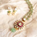 AVYARA NECKLACE SET