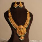 VAIKUNTHA HAAR SET