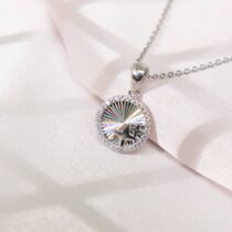 SOLVIENNE CHAIN